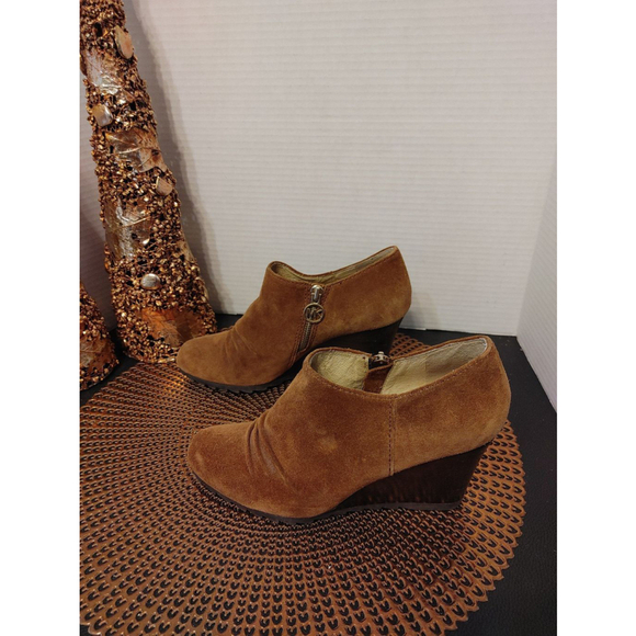 Michael Kors Suede Booties Size 7.5 - Picture 3 of 6